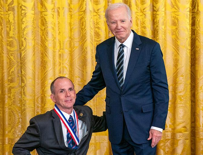 White House honour for member of IPEM’s ebooks advisory board