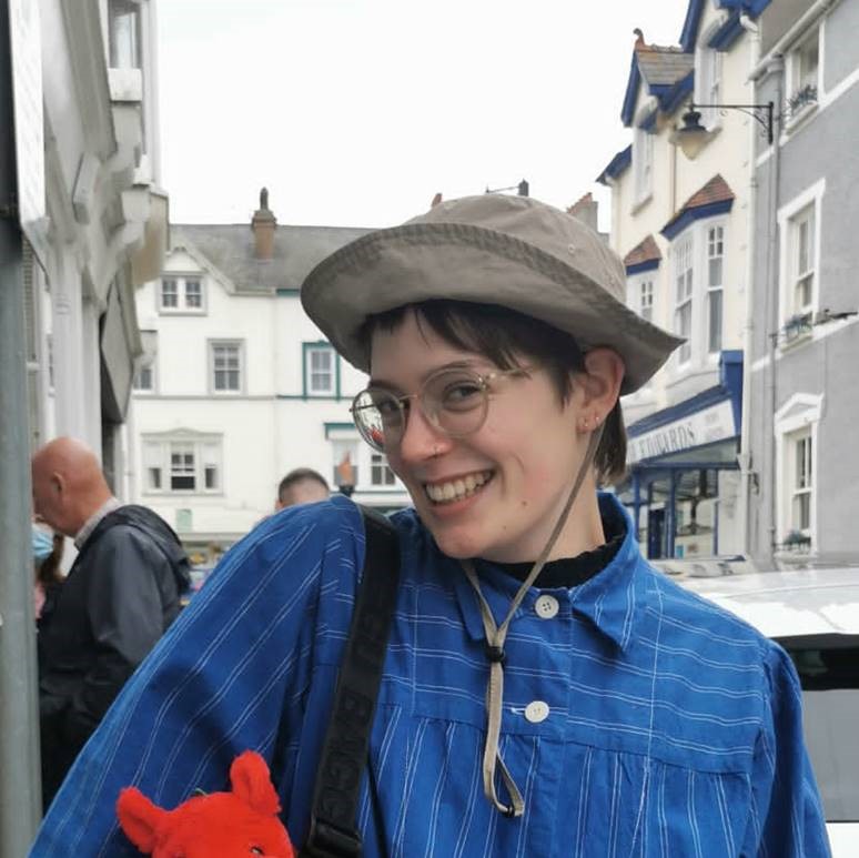 Amelia Cripps (they / them)